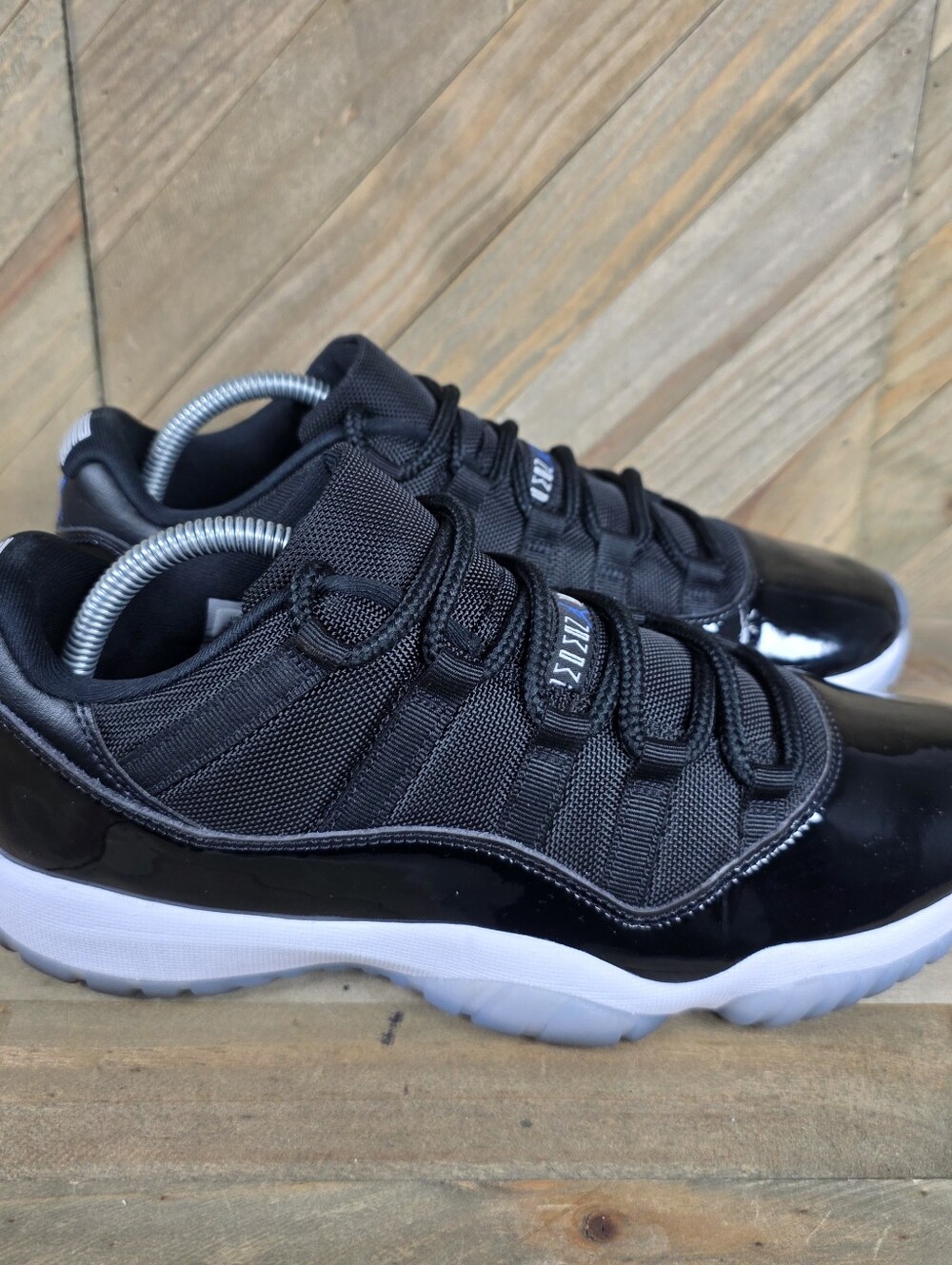 Air Jordan 11 Retro Low Space Jam Mens Athletic Sneakers Size 9.5 FV5104-004